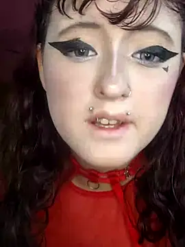 Snapshot of Kikimilkyy chatting on February 21, 2026, 8:33 pm Kikimilkyy online show from February 21, 2026, 8:33 pm