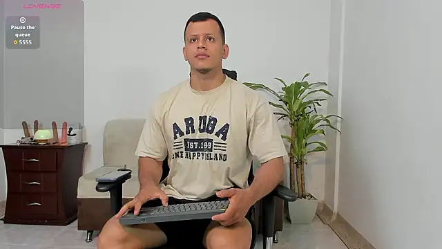 Snapshot of Alex_towerss chatting on March 3, 2026, 1:40 pm Alex towerss online show from March 3, 2026, 1:40 pm