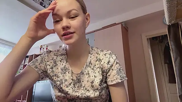 MiaCashe online show from February 23, 2026, 8:15 am