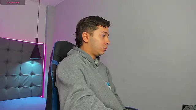 Snapshot of Julian_Smith21 chatting on February 25, 2026, 12:16 pm Julian Smith21 online show from February 25, 2026, 12:16 pm