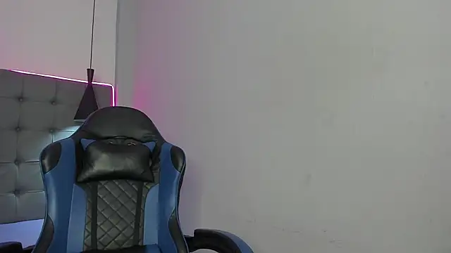 Snapshot of Julian_Smith21 chatting on February 26, 2026, 12:27 pm Julian Smith21 online show from February 26, 2026, 12:27 pm