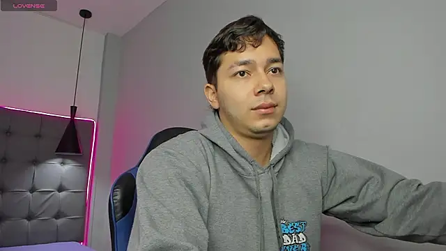 Julian Smith21 online show from March 4, 2026, 12:24 pm