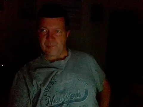 Snapshot of pozitiva000 chatting on March 19, 2026, 5:35 pm pozitiva000 online show from March 19, 2026, 5:35 pm