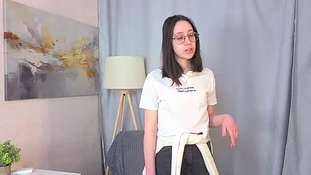 Snapshot of DoraWhitrock chatting on February 23, 2026, 5:09 am DoraWhitrock online show from February 23, 2026, 5:09 am