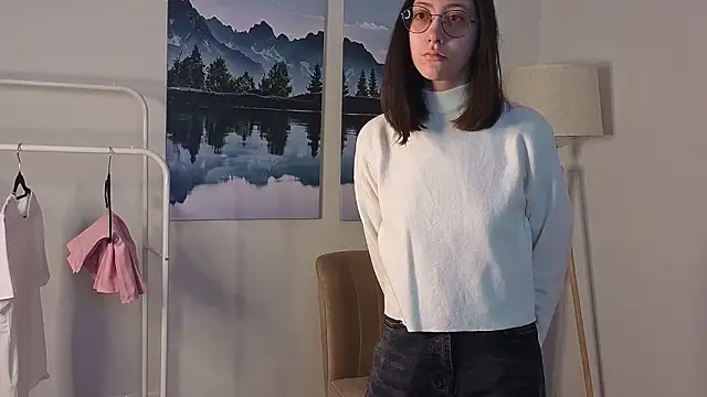 Snapshot of DoraWhitrock chatting on February 22, 2026, 6:49 am DoraWhitrock online show from February 22, 2026, 6:49 am