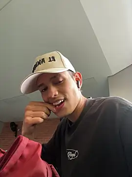 Snapshot of HarryGaze chatting on February 25, 2026, 1:11 pm HarryGaze online show from February 25, 2026, 1:11 pm