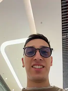 Thiago Jones1 online show from April 9, 2026, 6:47 pm