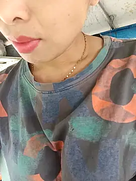 hd love69 online show from March 19, 2026, 2:22 am