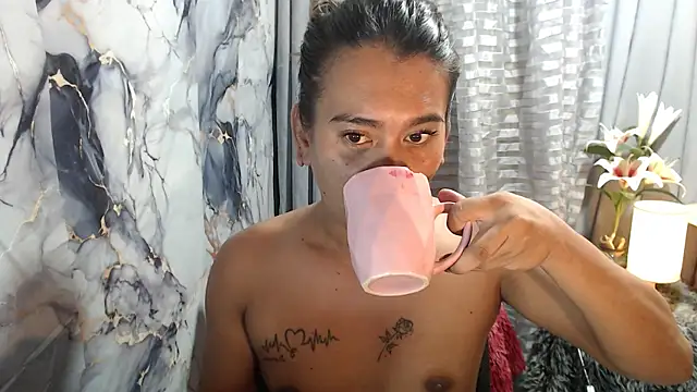 Tracy Cloe online show from June 18, 2026, 1:26 am