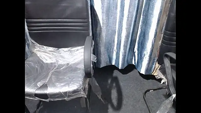 Snapshot of Roselley chatting on April 4, 2026, 9:43 pm Roselley online show from April 4, 2026, 9:43 pm