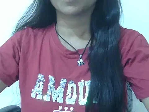 cute momo love online show from June 20, 2026, 6:18 am