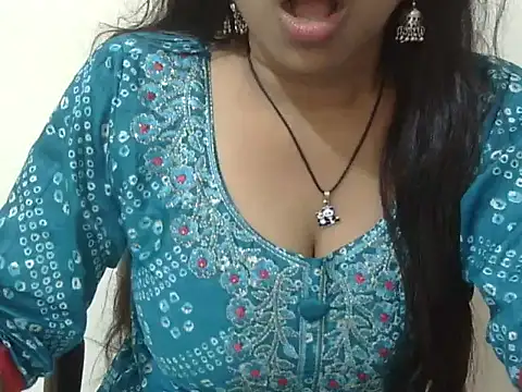 cute momo love online show from June 14, 2026, 4:57 am