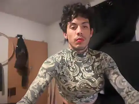 Snapshot of putitalUISA chatting on February 27, 2026, 11:10 am putitalUISA online show from February 27, 2026, 11:10 am