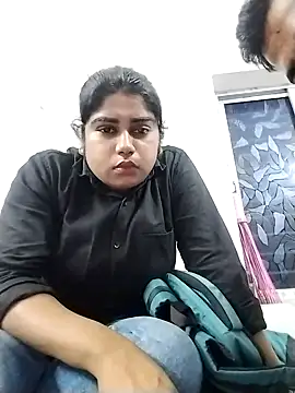 Snapshot of Cute_Piu chatting on February 22, 2026, 12:40 pm Cute Piu online show from February 22, 2026, 12:40 pm