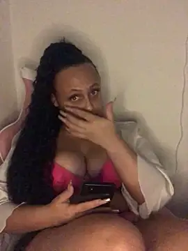 Snapshot of mayawesttt chatting on February 23, 2026, 5:24 pm mayawesttt online show from February 23, 2026, 5:24 pm