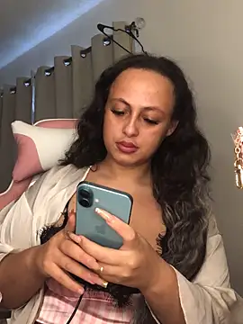 Snapshot of mayawesttt chatting on March 8, 2026, 2:42 pm mayawesttt online show from March 8, 2026, 2:42 pm