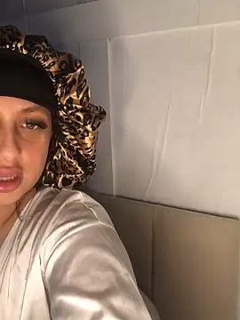 Snapshot of mayawesttt chatting on March 7, 2026, 11:05 am mayawesttt online show from March 7, 2026, 11:05 am