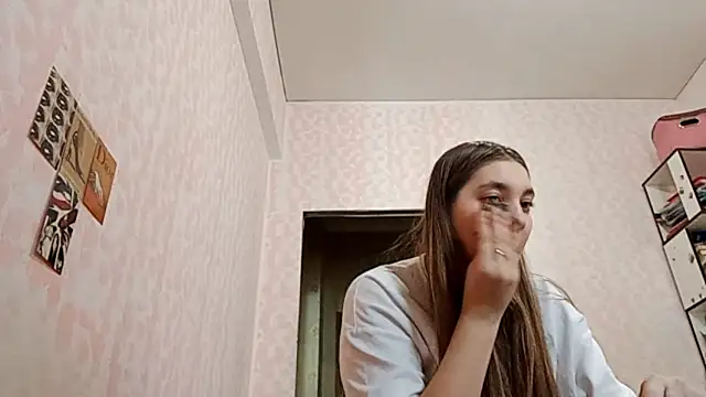 Snapshot of JanineThielman chatting on April 4, 2026, 9:27 am JanineThielman online show from April 4, 2026, 9:27 am