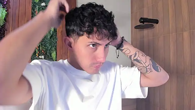 Snapshot of kamal_wolff chatting on February 28, 2026, 12:05 pm kamal wolff online show from February 28, 2026, 12:05 pm