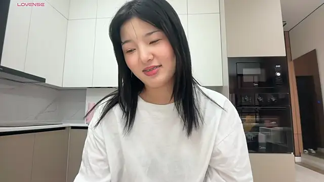 minnie joy online show from July 25, 2026, 12:33 pm