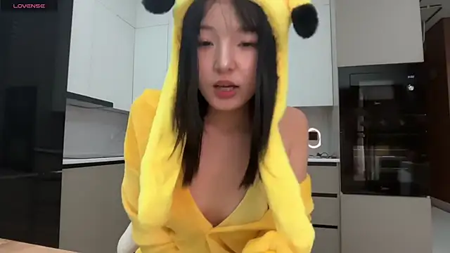 minnie joy online show from July 23, 2026, 12:24 pm