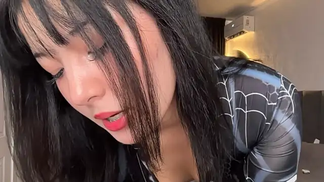 minnie joy online show from July 11, 2026, 12:38 pm