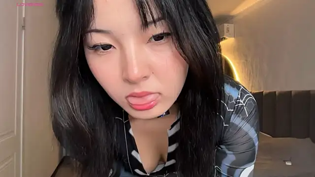 minnie joy online show from June 19, 2026, 12:55 pm