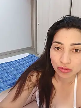 Snapshot of ANGELY_WET_JEET chatting on July 27, 2026, 7:54 pm ANGELY WET JEET online show from July 27, 2026, 7:54 pm