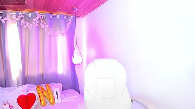 NixieSterling online show from June 4, 2026, 10:03 pm