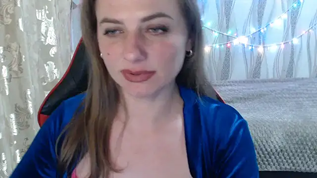 Snapshot of Golden_Muse chatting on February 23, 2026, 11:05 pm Golden Muse online show from February 23, 2026, 11:05 pm