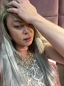Nanda loiragostosa online show from August 10, 2026, 12:28 am