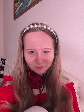 cutefoxieee online show from May 17, 2026, 7:14 pm