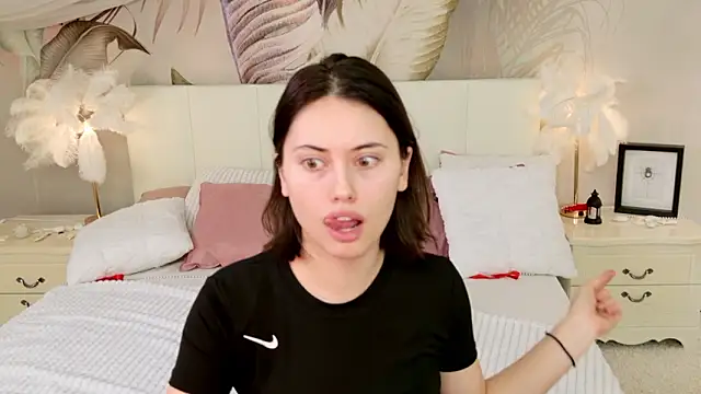 Lunaa Babygirl online show from March 29, 2026, 2:08 pm