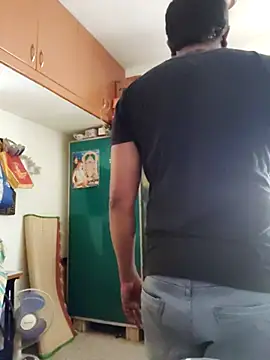 Snapshot of magicmovemen chatting on February 27, 2026, 9:53 am magicmovemen online show from February 27, 2026, 9:53 am