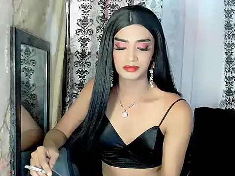 Queeny Cassandra online show from June 18, 2026, 1:26 am