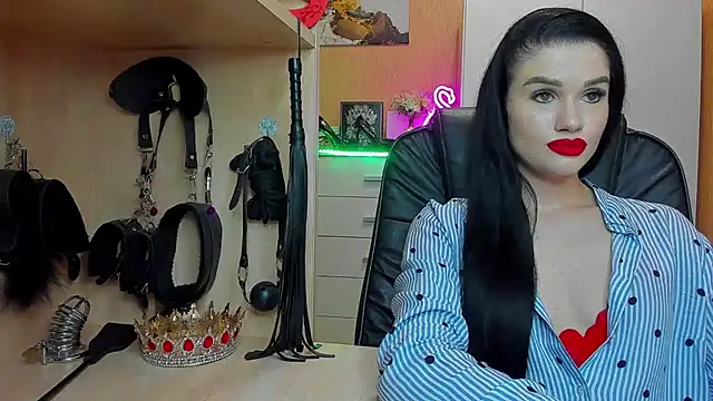 Snapshot of KristiTopxx chatting on May 18, 2026, 6:01 pm KristiTopxx online show from May 18, 2026, 6:01 pm