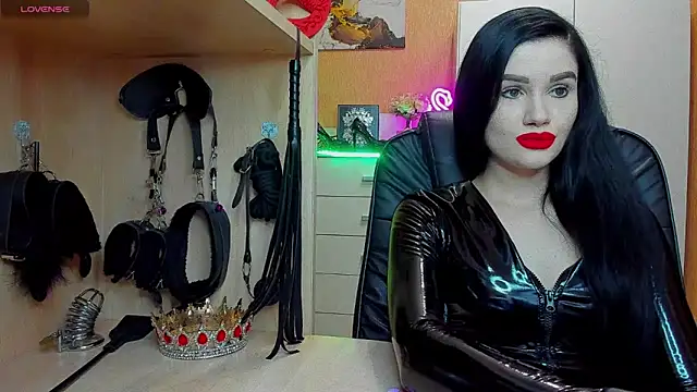 Snapshot of KristiTopxx chatting on May 11, 2026, 8:17 pm KristiTopxx online show from May 11, 2026, 8:17 pm
