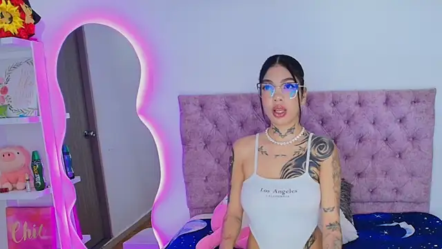 CamilaVelour online show from March 30, 2026, 5:53 am