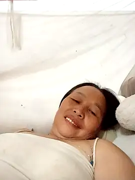 Snapshot of heesuu11 chatting on April 8, 2026, 1:45 pm heesuu11 online show from April 8, 2026, 1:45 pm