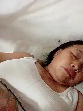 Snapshot of heesuu11 chatting on April 4, 2026, 4:02 pm heesuu11 online show from April 4, 2026, 4:02 pm