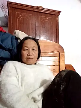 Snapshot of heesuu11 chatting on April 2, 2026, 11:00 pm heesuu11 online show from April 2, 2026, 11:00 pm