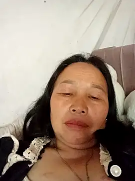 Snapshot of heesuu11 chatting on April 5, 2026, 6:20 am heesuu11 online show from April 5, 2026, 6:20 am