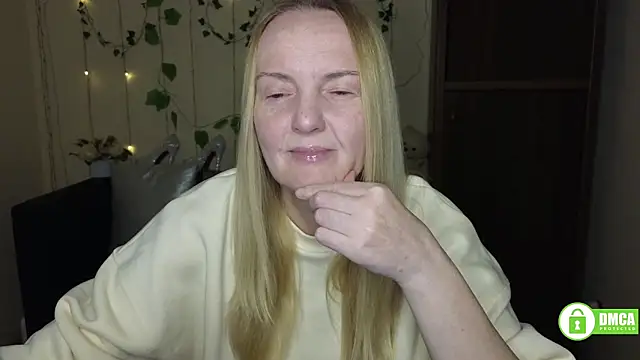 Snapshot of Bella_soulmate chatting on March 16, 2026, 6:28 am Bella soulmate online show from March 16, 2026, 6:28 am