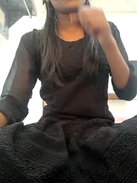 Snapshot of sexy_queenn_ chatting on February 27, 2026, 7:41 am sexy queenn online show from February 27, 2026, 7:41 am