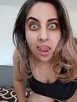 Snapshot of I_amXenox chatting on March 4, 2026, 11:18 am I amXenox online show from March 4, 2026, 11:18 am