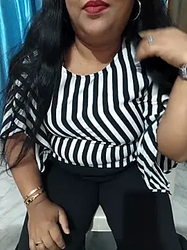 Snapshot of Moonae chatting on April 8, 2026, 9:44 am Moonae online show from April 8, 2026, 9:44 am