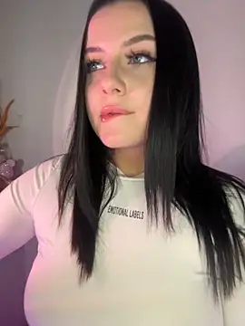 Snapshot of LolaKONG chatting on March 1, 2026, 6:52 pm LolaKONG online show from March 1, 2026, 6:52 pm