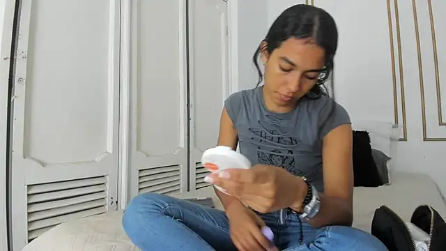 emily gaviria1 online show from July 24, 2026, 12:12 pm