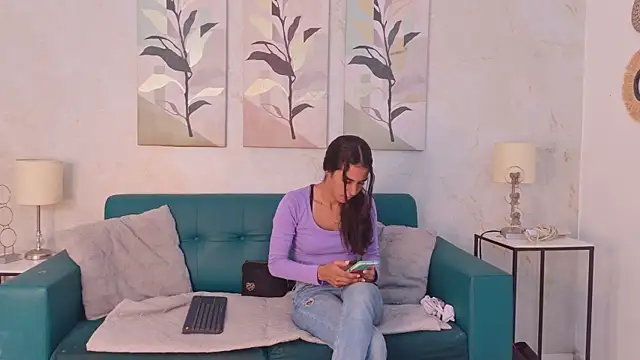 emily gaviria1 online show from July 25, 2026, 12:33 pm