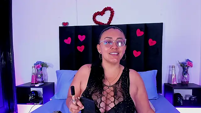 Snapshot of scarlet__ray_ chatting on March 2, 2026, 12:01 pm scarlet ray online show from March 2, 2026, 12:01 pm